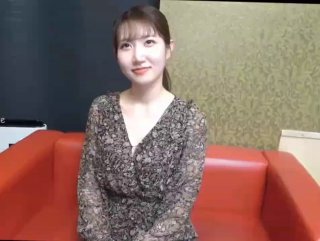 大奶前女友卖力吹喇叭最后缴械口爆